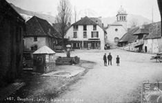 Photo : Place du village en 1910